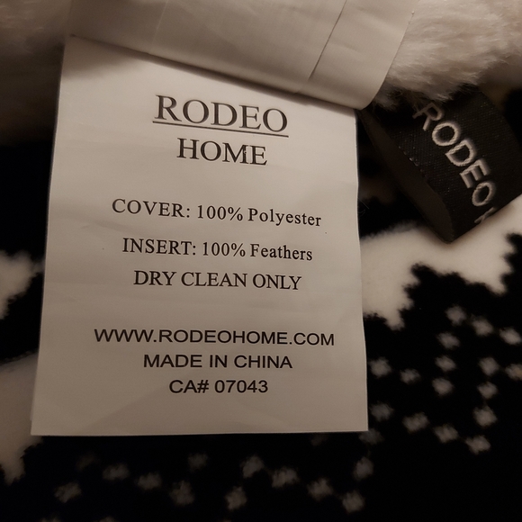 NWT 🏷 Rodeo Home | Merry Christmas Pillow - Picture 3 of 6